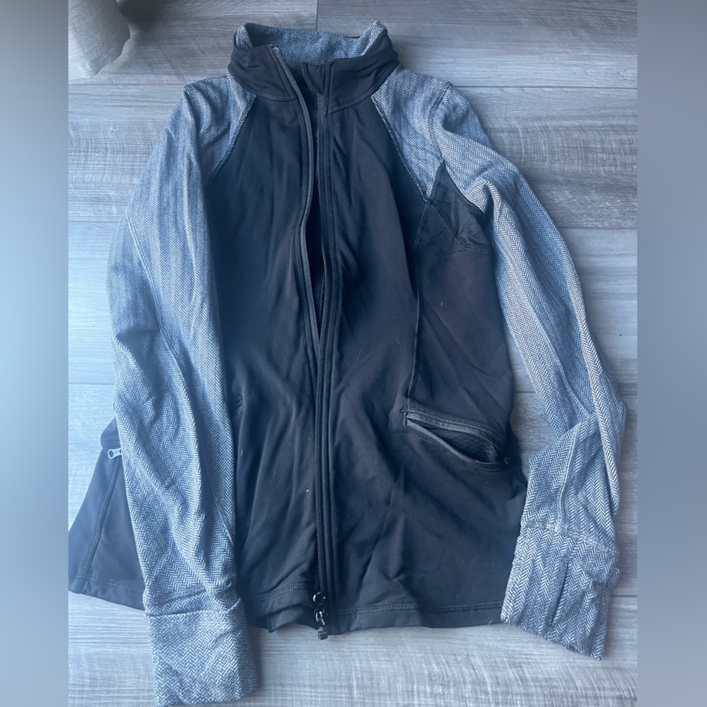 Ivivva girls size 14 track zip up jacket